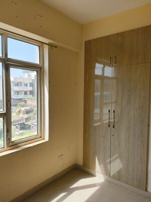 Room in 2 BHK Apartment at Shree Vardhman Mantra, Sector 67 – for Rent