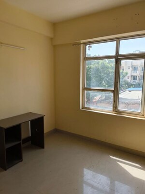 Room in 2 BHK Apartment at Shree Vardhman Mantra, Sector 67 – for Rent