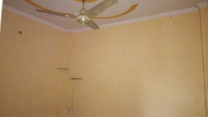Room in 1 BHK Builder Floor at Vaishali Sector 3 – for Rent