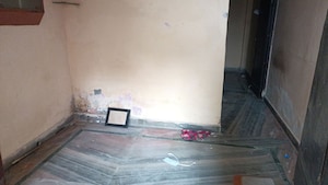 Living Room in 1 BHK Builder Floor at Vaishali Sector 3 – for Rent
