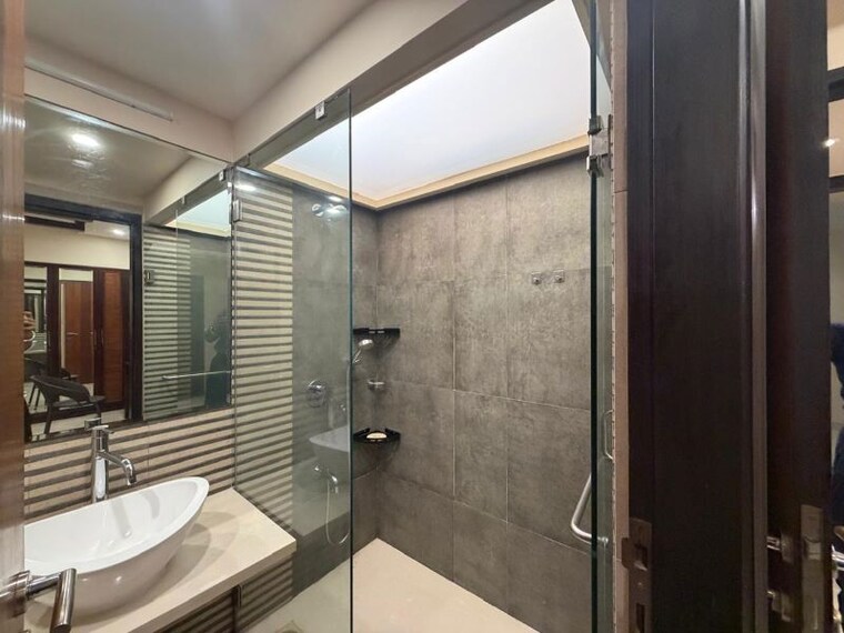 Bathroom, zakaria-house 3 Bedroom 1450 Sq.Ft. Apartment In Bandra West Mumbai 10737327