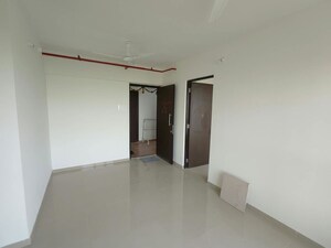 Room in 1.5 BHK Apartment at Puranik Rumah Bali Phase III, Ghodbunder Road – for Rent