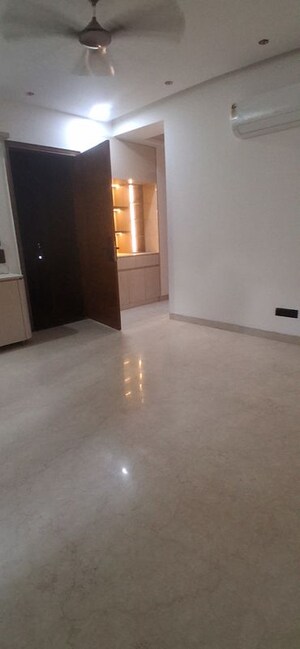 Furnished Amenities in 3 BHK Builder Floor at Sector 57 – for Rent