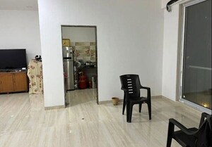 Team Area in 2 BHK Apartment at Balaji Sharan, Matunga East – for Sale