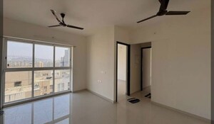 Room in 2 BHK Apartment at Lodha Amara, Kolshet Road – for Rent