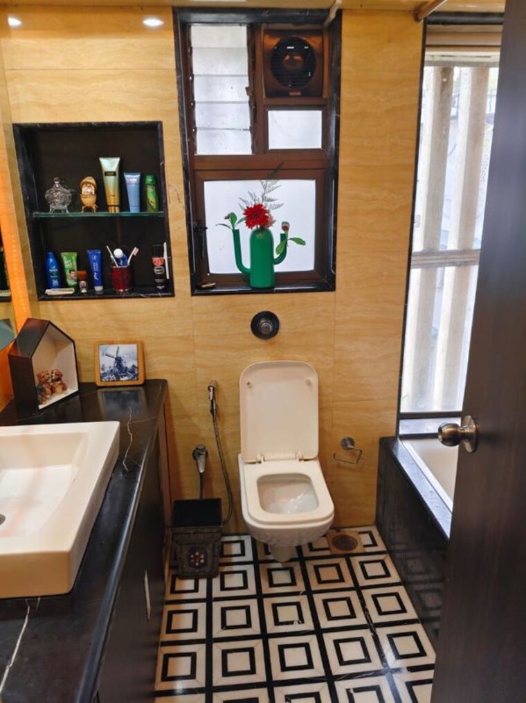 Attached Bathroom, bandra west 3 Bedroom 1350 Sq.Ft. Apartment In Bandra West Mumbai 10737358