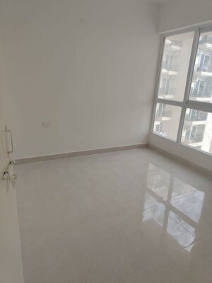 Room in 2 BHK Apartment at Signature Global Prime, Sector 63a – for Rent