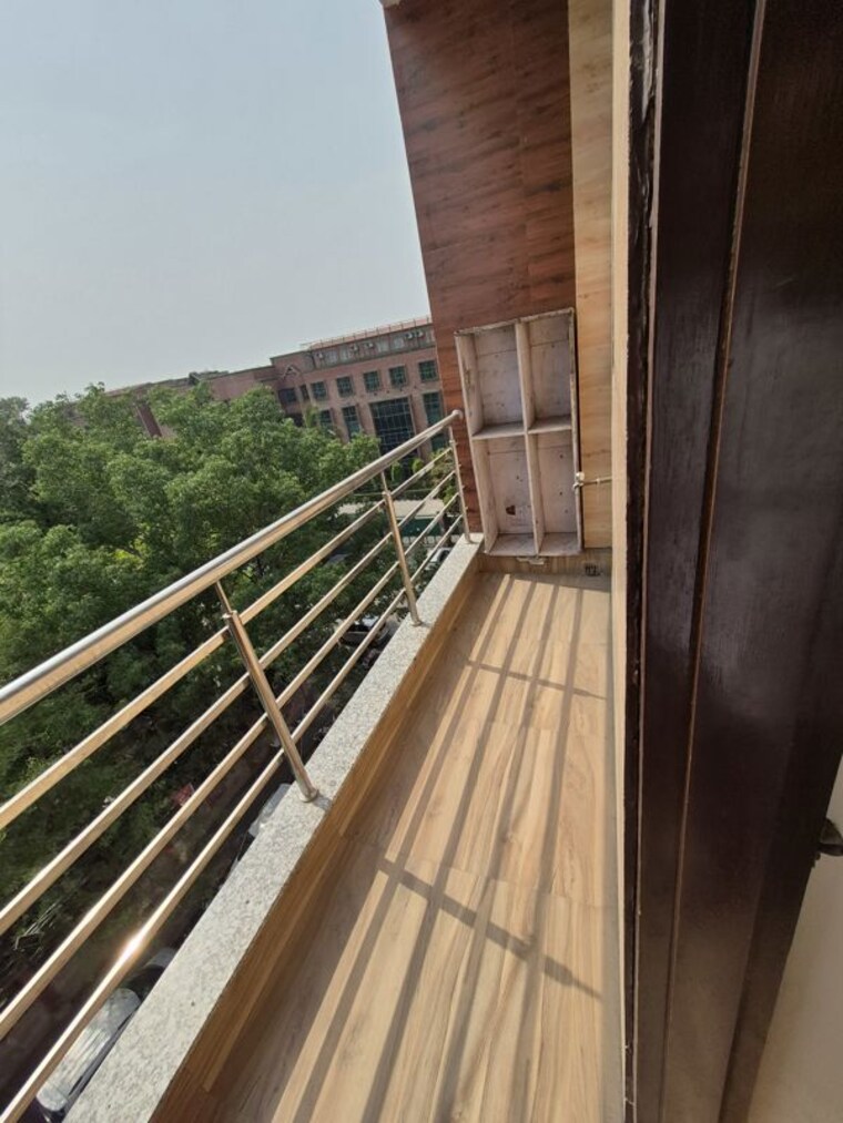 Balcony, mayur vihar 2.5 Bedroom 450 Sq.Ft. Builder Floor In Mayur Vihar Delhi 10737372
