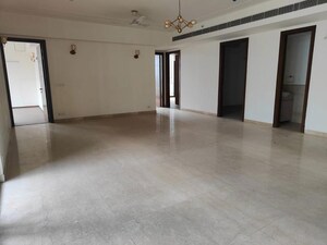 Room in 3 BHK Apartment at Pyramid Infinity, Sector 70 – for Rent