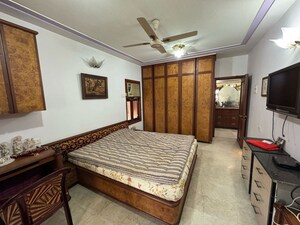 Bedroom in 4 BHK Apartment at Valentine Apartment, Khar West – for Rent