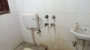 Bathroom in 2 BHK Builder Floor at Vaishali Sector 4 – for Rent