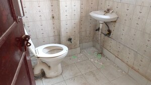 Bathroom in 2 BHK Builder Floor at Vaishali Sector 4 – for Rent