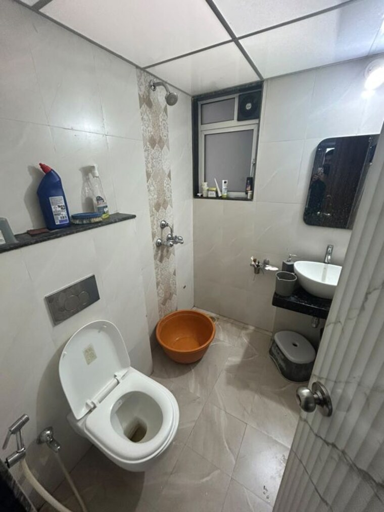 Bathroom, jp-north-euphoria 3 Bedroom 915 Sq.Ft. Apartment In Mira Road Thane 10737424