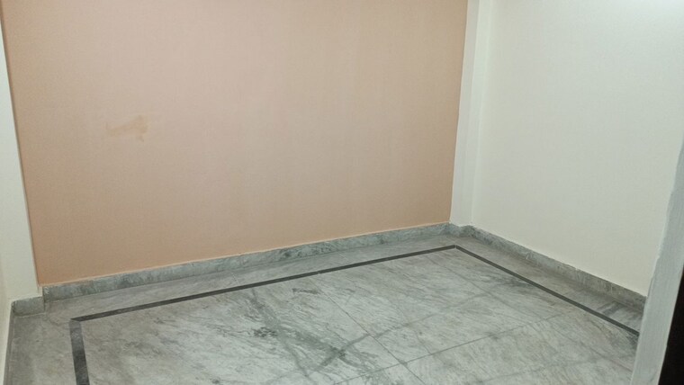 Room, vaishali sector 3 1 Bedroom 350 Sq.Ft. Builder Floor In Vaishali Sector 3 Ghaziabad 10737421