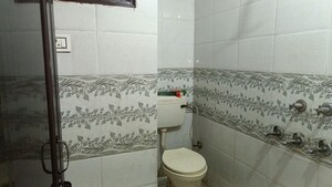 Bathroom in 1 BHK Builder Floor at Royce Vaishali, Vaishali Sector 3 – for Rent