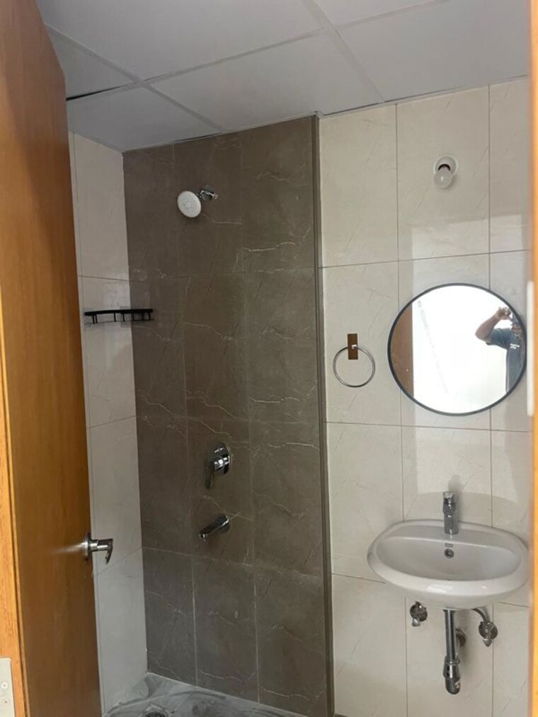 Bathroom, indis-viva-city 3 Bedroom 1955 Sq.Ft. Apartment In Kondapur Hyderabad 10737444