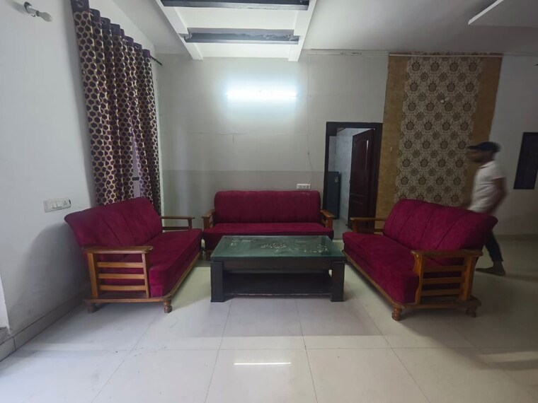Living Room, pir machalla 3 Bedroom 150 Sq.Yd. Builder Floor In Pir Machalla Zirakpur 10737388