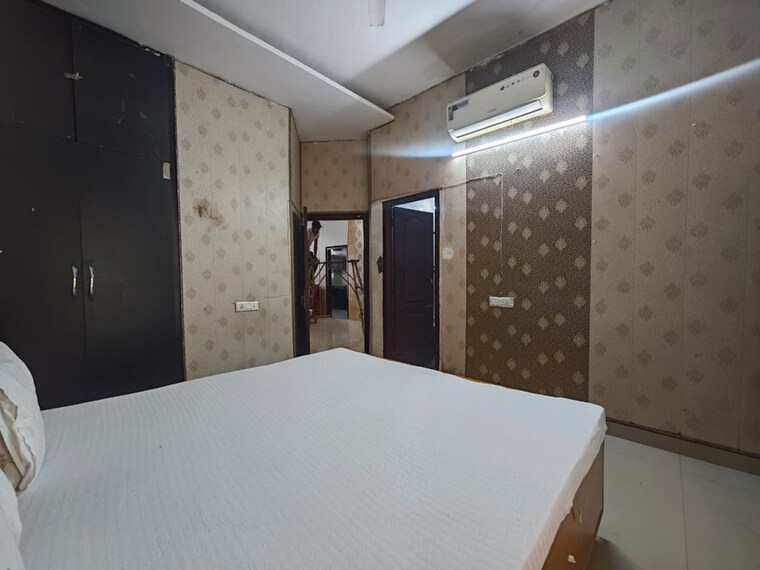 Master Bedroom, pir machalla 3 Bedroom 150 Sq.Yd. Builder Floor In Pir Machalla Zirakpur 10737388