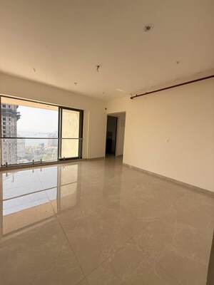 Room in 2 BHK Apartment at Indus Valley Aangan, Matunga West – for Sale