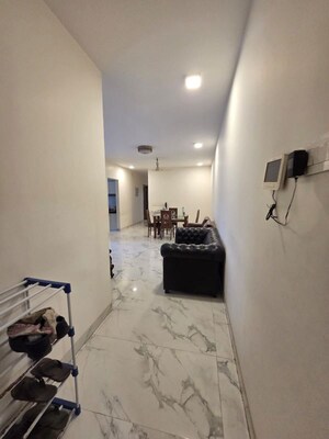 Room in 3 BHK Apartment at Raheja Ridgewood, Goregaon East – for Rent