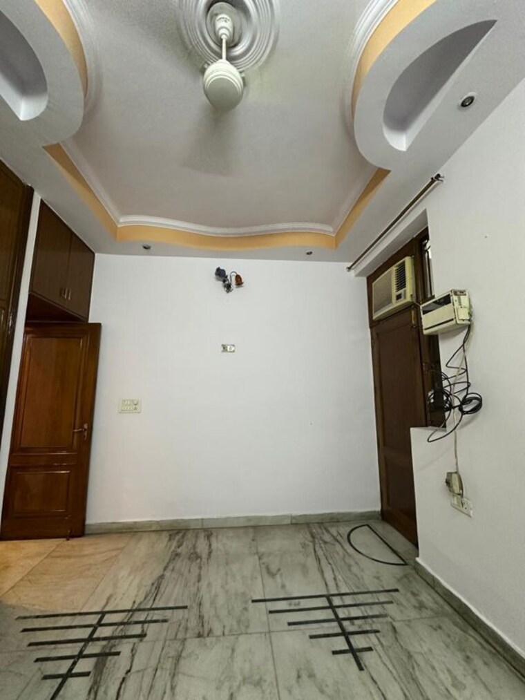 Room, nirman vihar 3 Bedroom 100 Sq.Yd. Builder Floor In Nirman Vihar Delhi 10737486