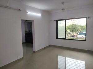 Room in 1 BHK Apartment at Goregaon Vivan, Goregaon West – for Rent