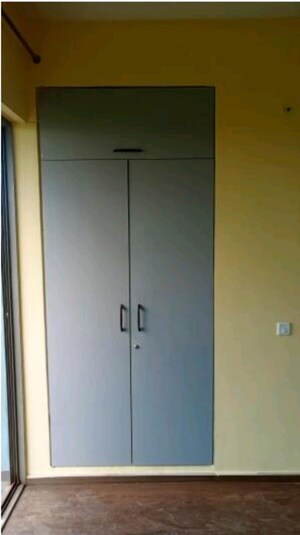 Furnished Amenities in 3.5 BHK Apartment at Paras Dews, Sector 106 – for Rent