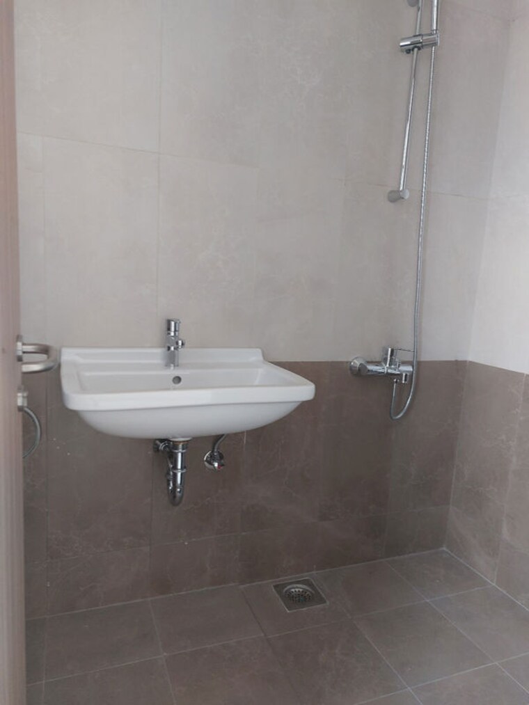 Bathroom, nanded-kalashree 2.5 Bedroom 973 Sq.Ft. Apartment In State Bank Nagar Pune 10737516