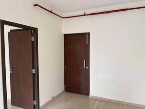Room in 2 BHK Apartment at Omkar Signet, Malad East – for Rent