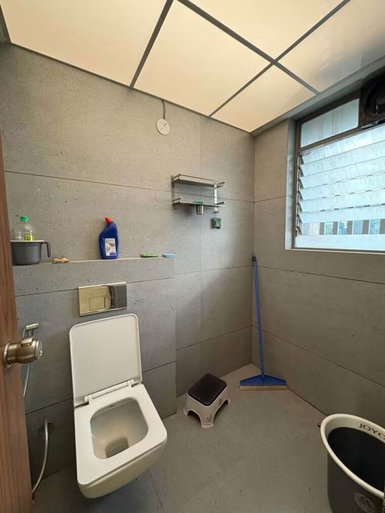 Bathroom, s-raheja-natraj 2 Bedroom 800 Sq.Ft. Apartment In Khar West Mumbai 10737556