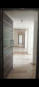 3 BHK +  2500 Sq.Ft. Apartment in Mahagun Mezzaria