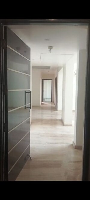 3 BHK Apartment For Rent in Mahagun Mezzaria, Sector 78
