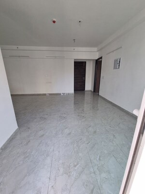 Room in 3.5 BHK Apartment at Nirala Estate II, Tech Zone 4 Greater Noida – for Rent