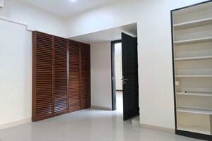 Room in 3 BHK Apartment at Matunga East – for Rent