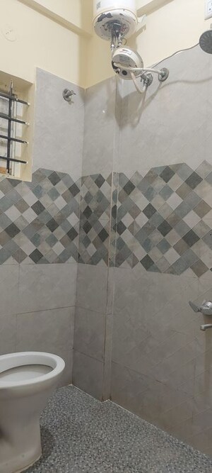 Bathroom in 1 BHK Builder Floor at Jeevan Bima Nagar – for Rent