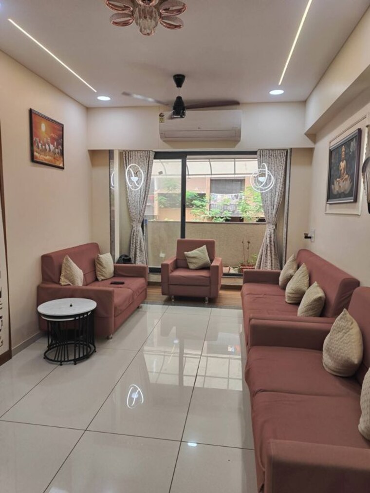 Living Room, beach-apartments 2 Bedroom 750 Sq.Ft. Apartment In Juhu Mumbai 10737626