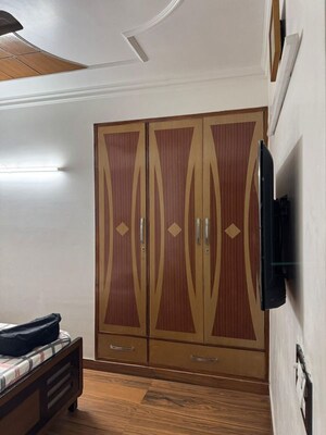 Furnished Amenities in 4 BHK Apartment at Sector 5 Dwarka – for Rent