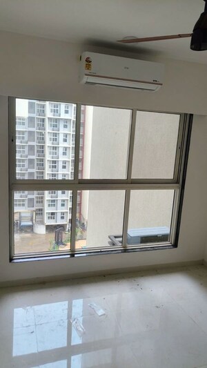 Room in 2 BHK Apartment at Kolte Patil Alora, Santacruz East – for Rent