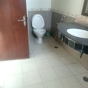 Bathroom in 3 BHK Apartment at Parsvnath Green Ville, Sector 48 – for Rent