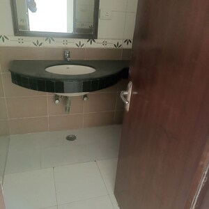 Furnished Amenities in 3 BHK Apartment at Parsvnath Green Ville, Sector 48 – for Rent