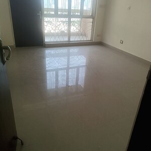 Room in 3 BHK Apartment at Parsvnath Green Ville, Sector 48 – for Rent