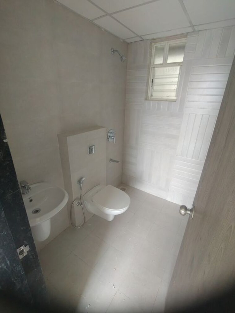 Bathroom, goel-ganga-millennia 1.5 Bedroom 980 Sq.Ft. Apartment In Undri Pune 10737653