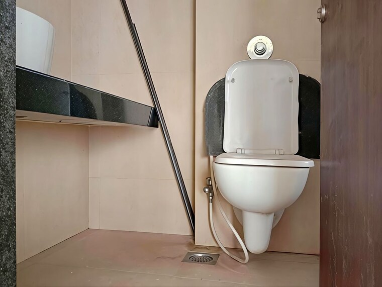 Bathroom, runwal-garden-city 3 Bedroom 1172 Sq.Ft. Apartment In Balkum Pada Thane 10737691