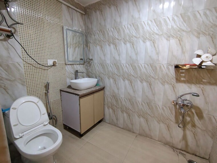 Bathroom, malviya nagar 1 RK 400 Sq.Ft. Builder Floor In Malviya Nagar Delhi 10737693