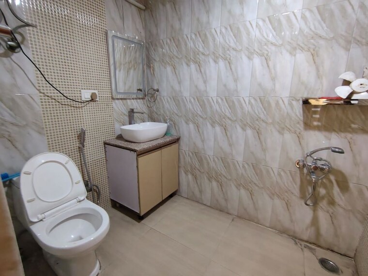 Bathroom, malviya nagar 1 RK 400 Sq.Ft. Builder Floor In Malviya Nagar Delhi 10737693