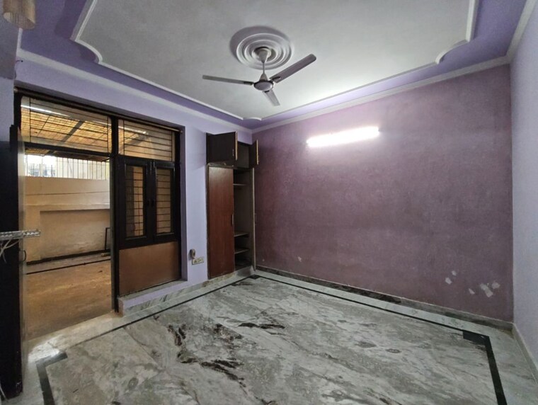 Room, green fields colony 3 Bedroom 170 Sq.Yd. Builder Floor In Green Fields Colony Faridabad 10737692