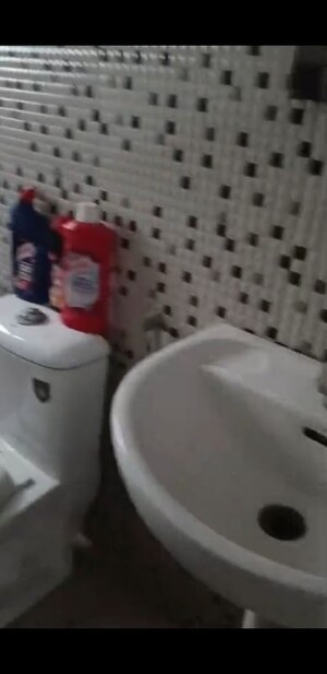 Bathroom in 3 BHK Builder Floor at Amolik Residency, Sector 86 – for Rent
