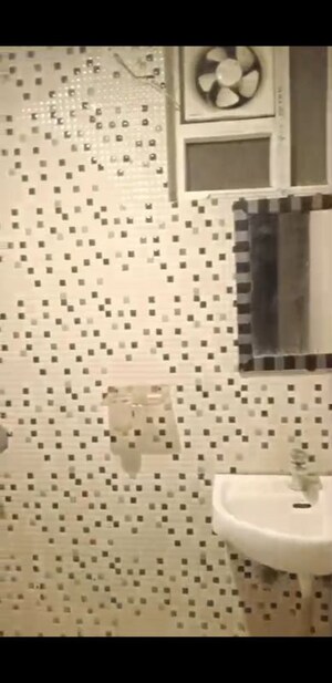 Bathroom in 3 BHK Builder Floor at Amolik Residency, Sector 86 – for Rent