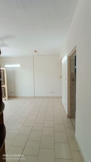 Bathroom in 2 BHK Apartment at Maple Heights, Sector 43 – for Sale