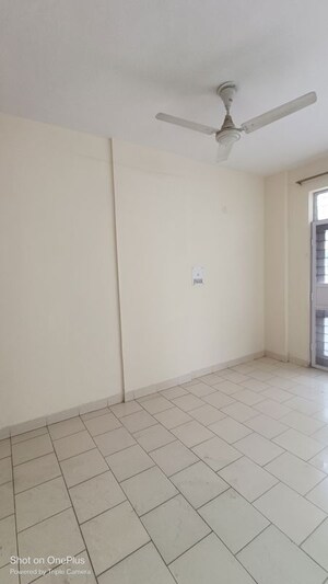 Room in 2 BHK Apartment at Maple Heights, Sector 43 – for Sale